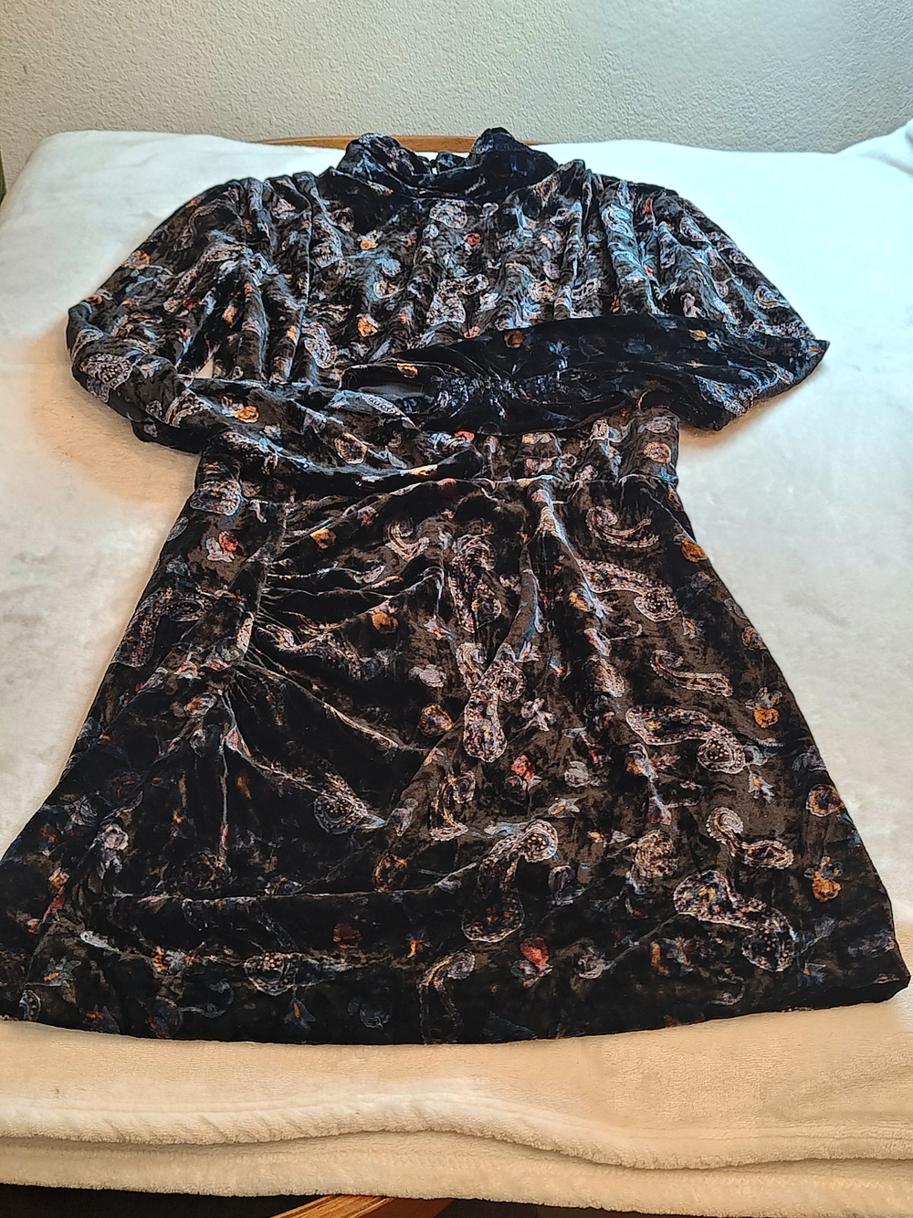Zara Velvet Dress Women's M Black Paisley Long Sleeve Semi Open Back Ruched #85